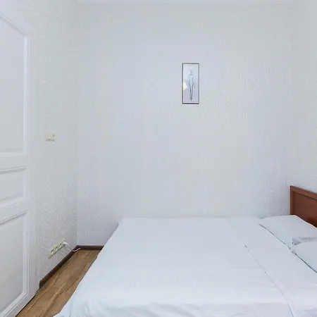 Апартаменты на вул. сходова 3, бічна ужгородської, біля високого замку. Львов